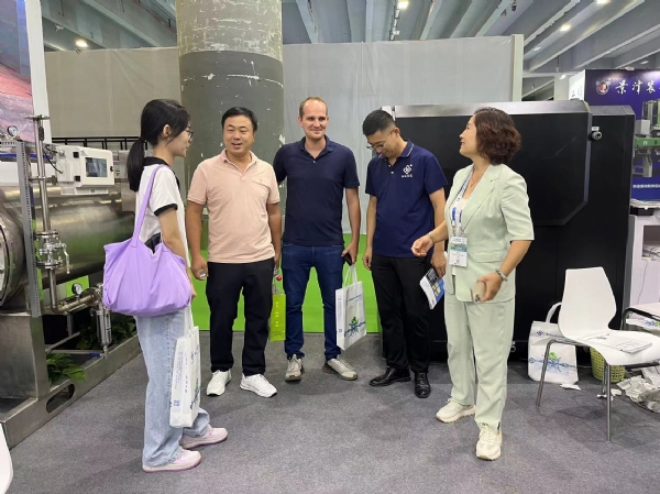 參加第8屆環博會廣州站